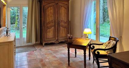 villa de charme sur le Larzac -plain pieds, 3 suites parentales