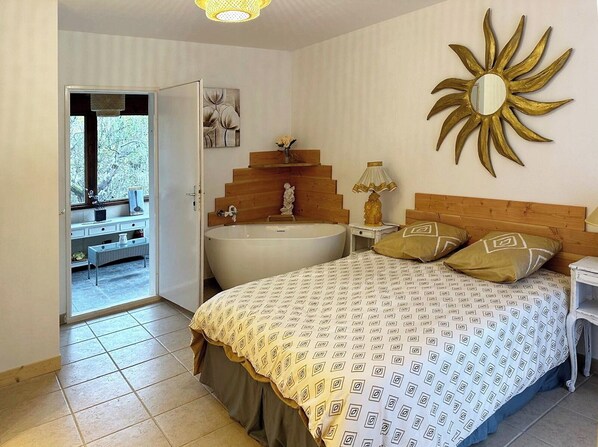 3 bedrooms, iron/ironing board, WiFi