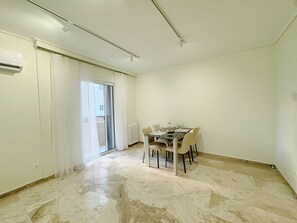 160 厘米電視連有線電視頻道、串流服務