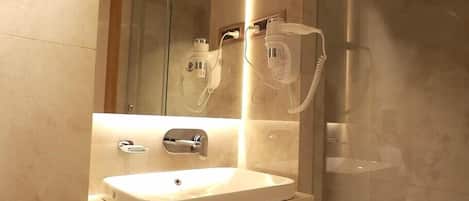 Deluxe Double Room | Bathroom
