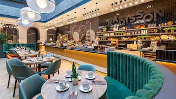 Frokostbuffé hver dag (HUF 10000 per person)