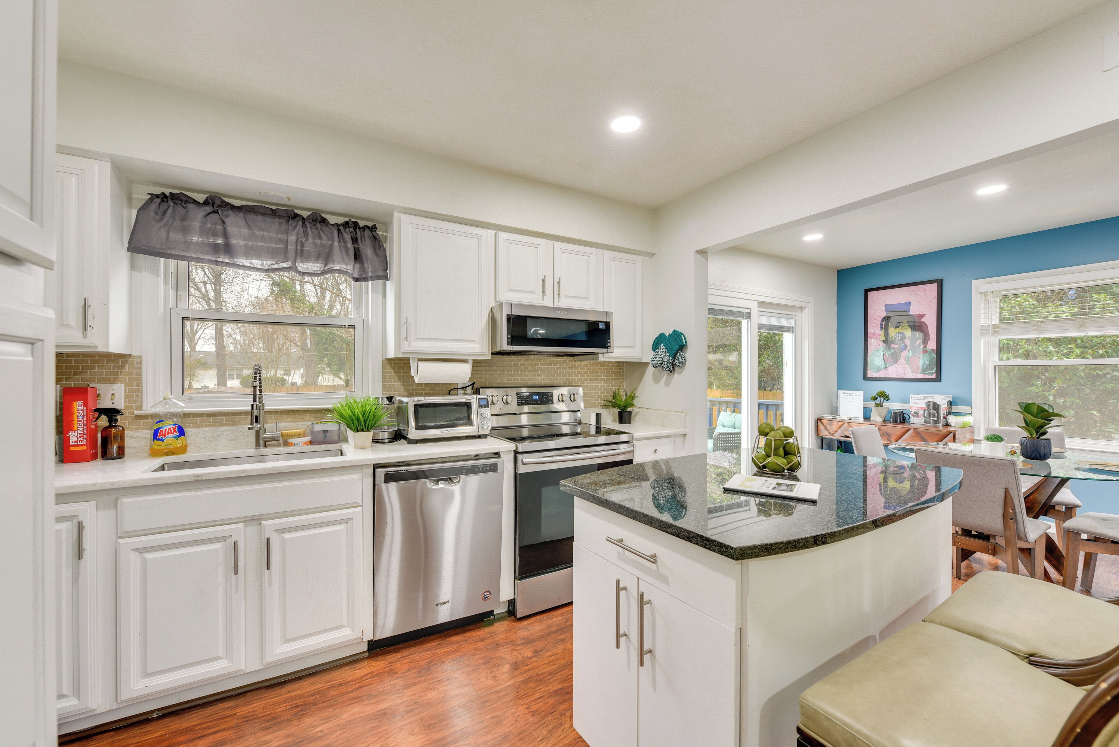 House (4 Bedrooms) | Interior