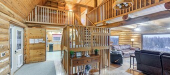 < 1 Mi to Kenai River: Spacious Cabin w/ Deck!