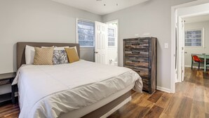Interior - 15 Mi to Dtwn Atlanta: Home w/ In-unit Laundry (Decatur)