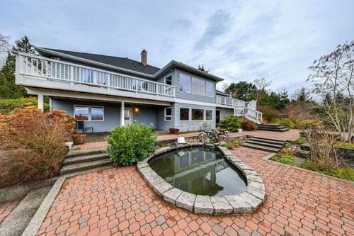 9 Mi to Birch Bay: Duplex w/ Mt Baker Views!