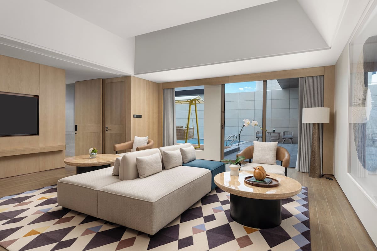 Suite, 1 Bedroom, Pool Access, Ocean View | Minibar, in-room safe, blackout curtains, soundproofing