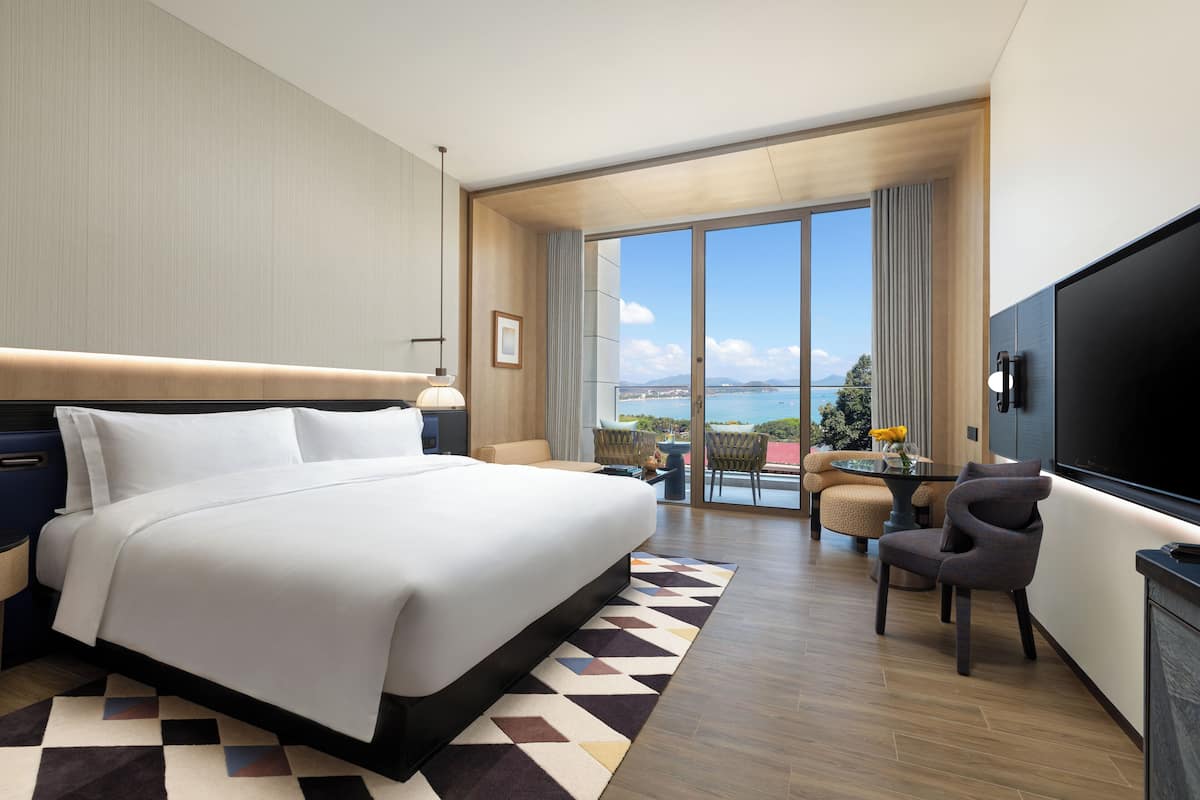 Habitación estándar, 1 cama King size, con acceso para personas discapacitadas, vista al océano | Minibar, caja de seguridad en la habitación y decoración personalizada