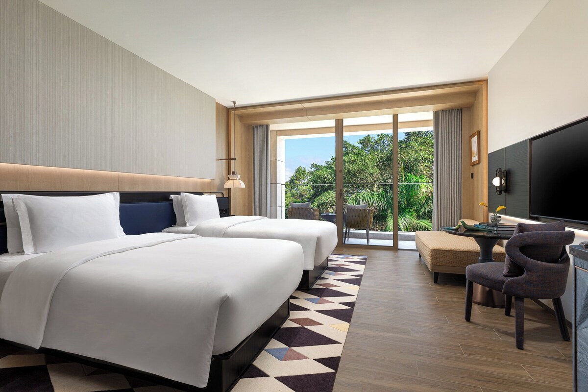 Standard Room, 2 Katil Kelamin (Double) | Bar mini, peti besi dalam bilik, meja, ruang kerja komputer riba 