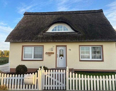 Vacation apartment directly on the dike in Wremen for 2 people