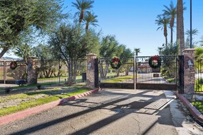 Property grounds - Casita 44473 – RV Resort Studio (Coachella)