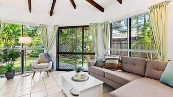 House | 2 bedrooms, Internet