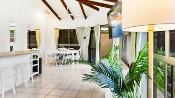 House | 2 bedrooms, Internet