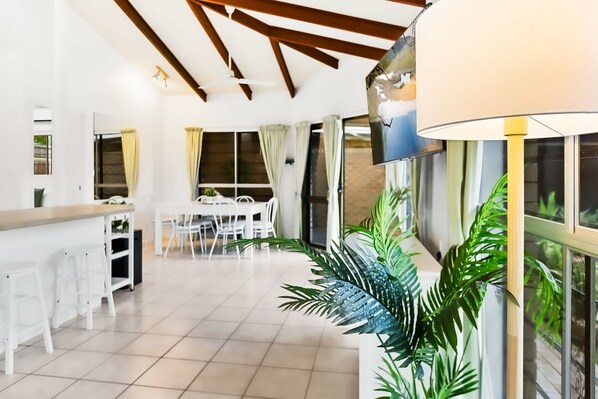 House | 2 bedrooms, Internet - Green Cottage in Trinity Beach (Trinity Beach)