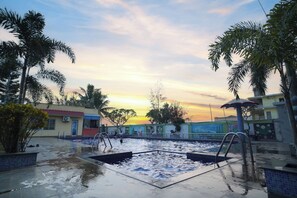 15 outdoor pools - Marino Beach Resorts (Kanthi)
