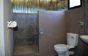 Cabin, 1 Bedroom, Smoking, Balcony | Bilik Mandi