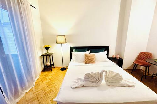 Estudio Deluxe, balcón, vistas a la ciudad | Tabla de planchar con plancha y wifi gratis
