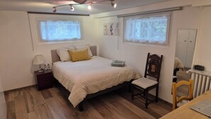 1 chambre, bureau, fer et planche à repasser, Wi-Fi gratuit