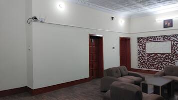 Coin salon dans le hall