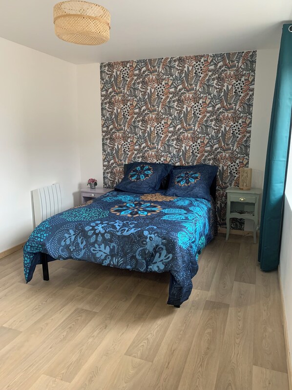 2 bedrooms, bed sheets