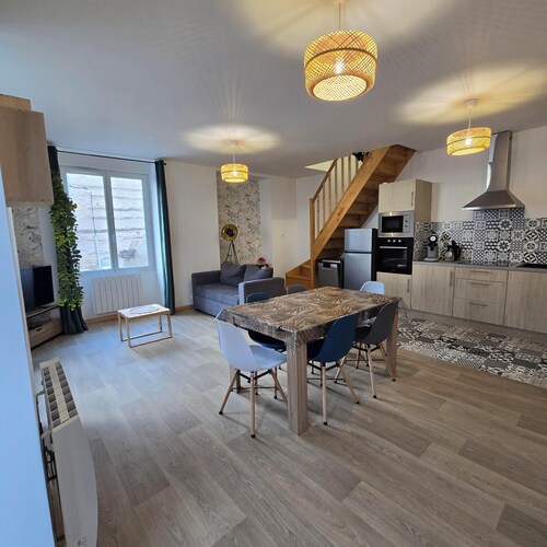 MAISON RENOVEE 6 PERSONNES - SEJOUR SPACIEUX- WI-FI - PARKING GRATUIT