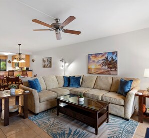 Condo, 2 Bedrooms | Living area