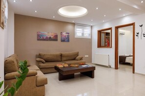 Villa | Interior - Villa Serenity Retreat in Kavrochori for 12 Guests (Malevizi)