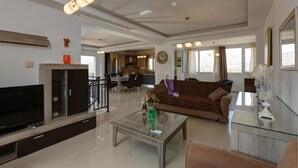 Villa | Living area - Villa Serenity Retreat in Kavrochori for 12 Guests (Malevizi)