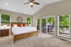 4 bedrooms, iron/ironing board, travel cot, WiFi - Trails End Hideaway – Waterfront (Sunrise Beach)