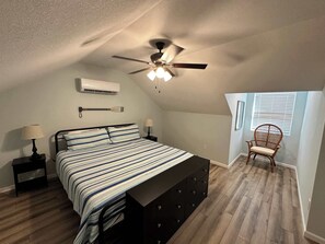 7 chambres, fer et planche à repasser, lit de bébé portatif, Wi-Fi
