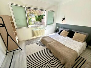 2 bedrooms, iron/ironing board, WiFi, bed sheets