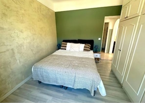 2 Schlafzimmer, Bügeleisen/Bügelbrett, WLAN, Bettwäsche