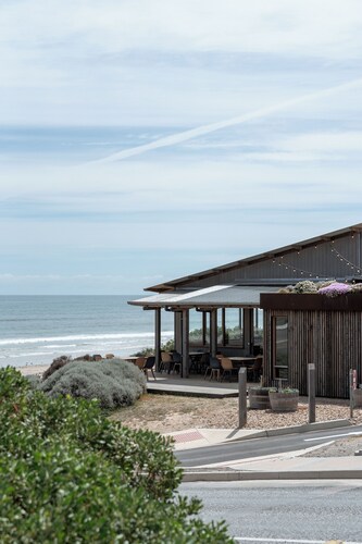 Magpie Sands — Aldinga Beach Coastal Escape