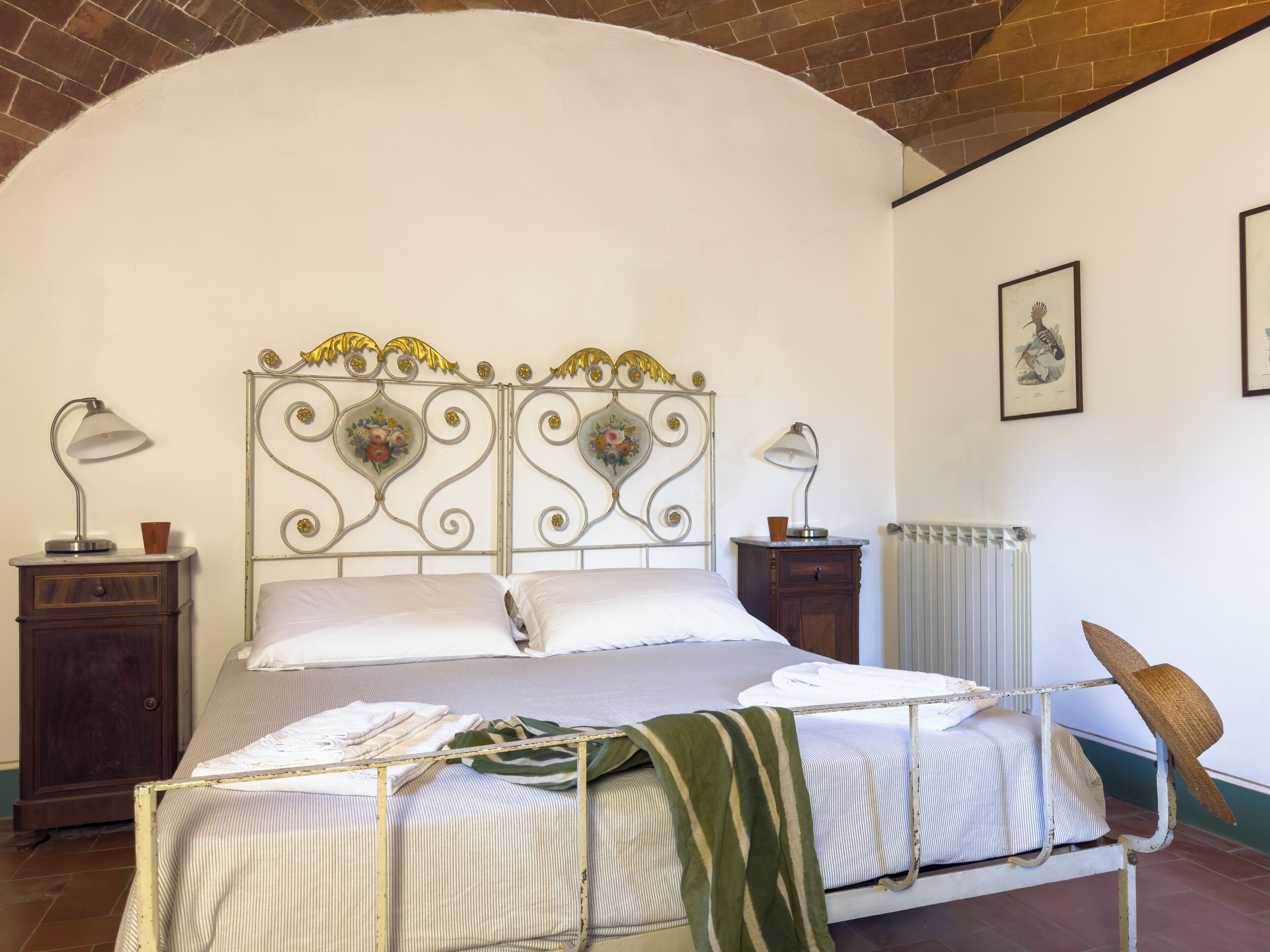 3 bedrooms, desk, iron/ironing board, travel cot