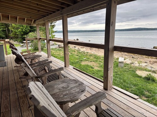 Saltwater Serenade Priv SANDY beach with Bayview for Miles