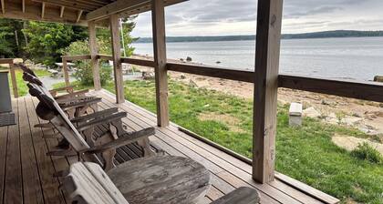 Saltwater Serenade Priv SANDY beach with Bayview for Miles