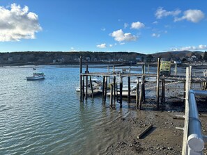 Marina - Acadia II on the Harbor  A Cozy Charmer.  Walk to Village.  Waterfront Views. (Southwest Harbor)