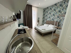 Superior Room | Desk, blackout curtains, iron/ironing board, free WiFi - Enjoy rooms Naples (Naples)