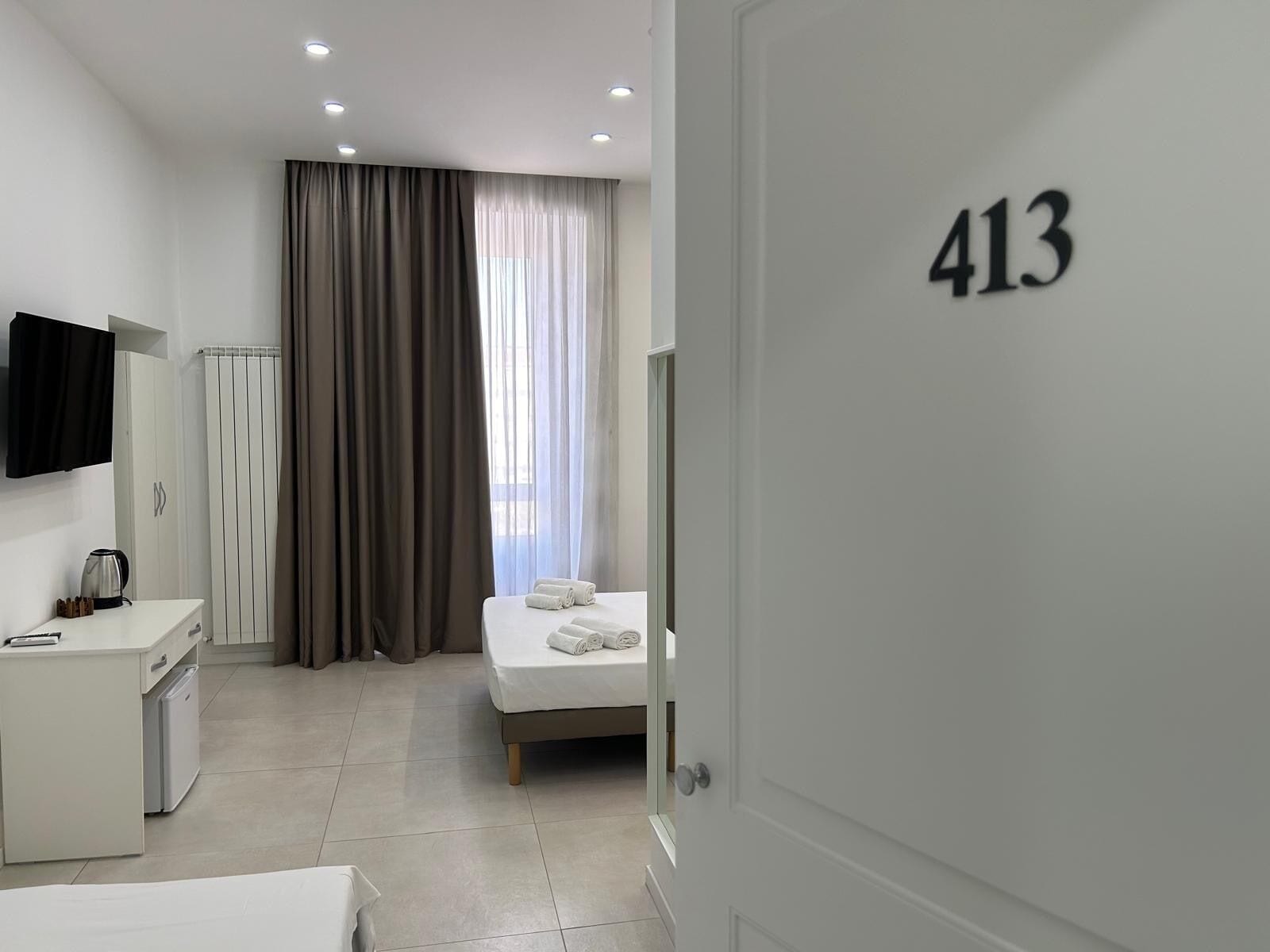 書桌、遮光布/窗簾、熨斗/熨衣板、免費無線上網