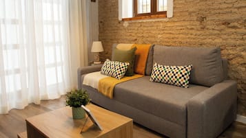 Comfort Apartment, 1 Bedroom, Air conditioning, Ground Floor | 1 bedroom, premium bedding, down comforters, pillowtop beds