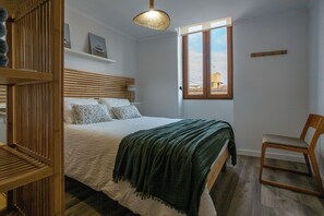 1 Schlafzimmer, hochwertige Bettwaren, Daunenbettdecken