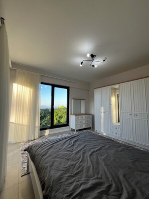 3 bedrooms, WiFi, bed sheets