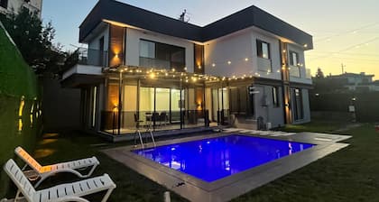 Isıtmalı Havuzlu -KARTEPE- Lüks Villa