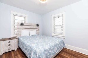 3 Schlafzimmer, Bügeleisen/Bügelbrett, Bettwäsche