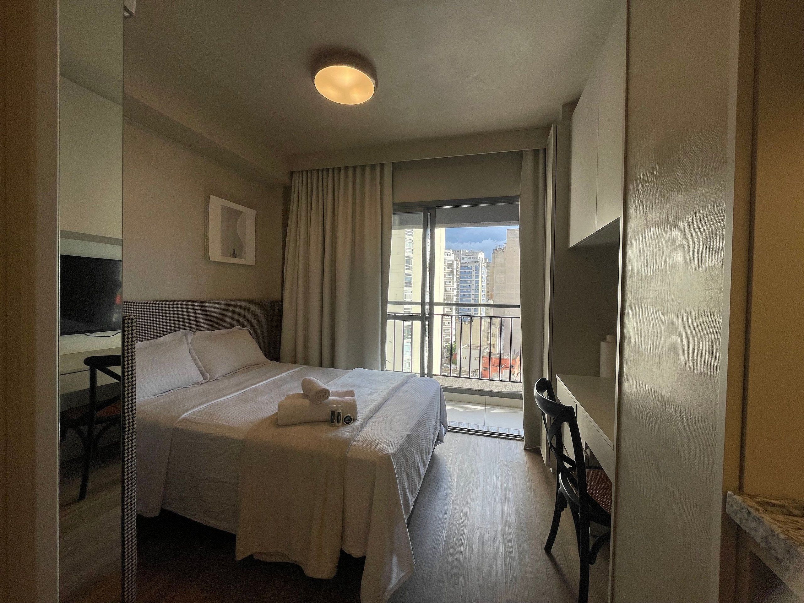 Deluxe Studio | Blackout drapes, iron/ironing board, WiFi (free)