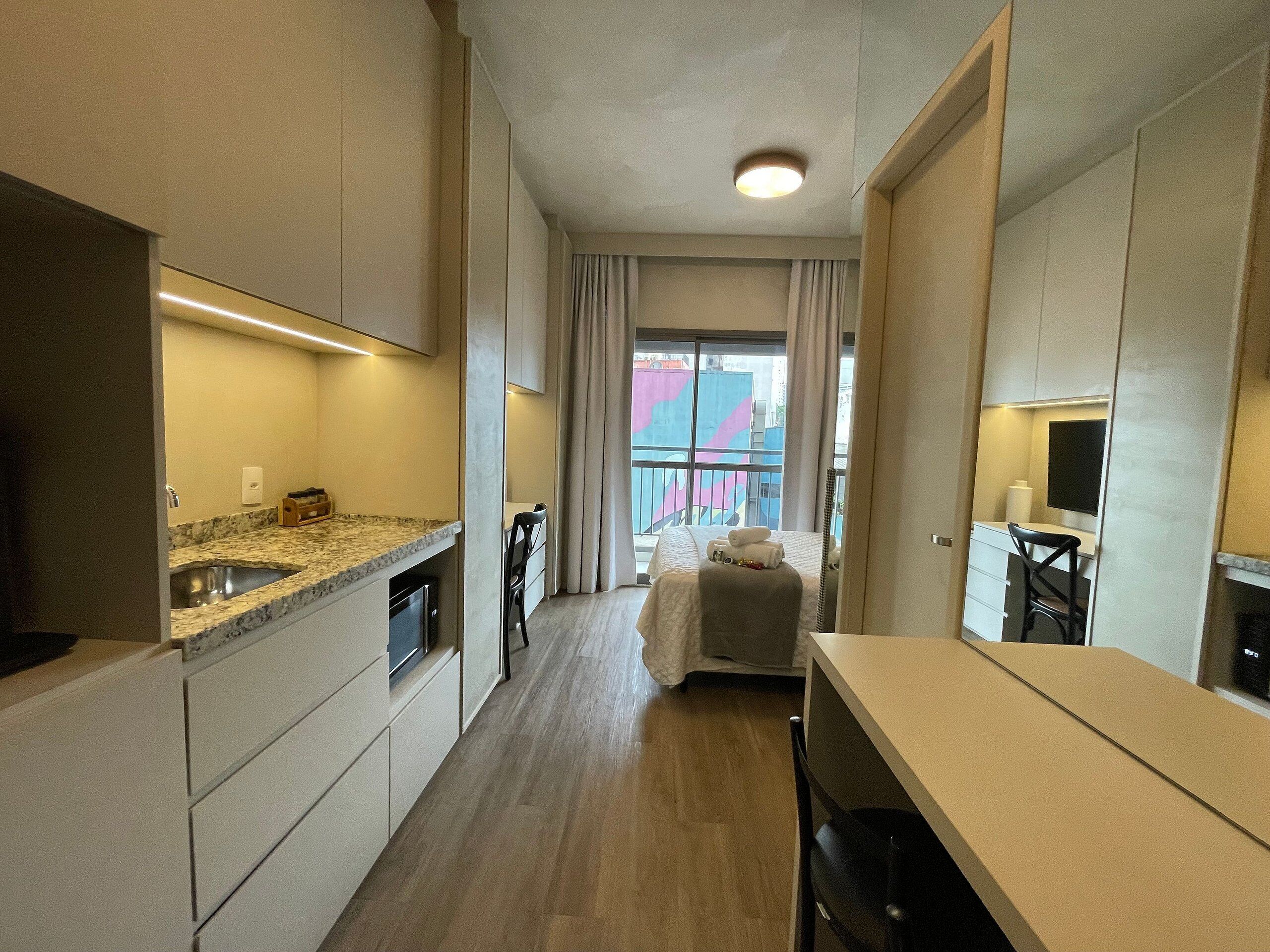 Estúdio superluxo | Cortinas blackout, ferros/tábuas de passar roupa, Wi-Fi de cortesia