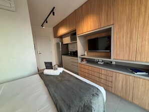 Studio Deluxe | Màn/rèm cản sáng, bàn ủi/dụng cụ ủi quần áo 