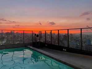 Außenpool, geöffnet von 08:00 Uhr bis 22:00 Uhr, Liegestühle