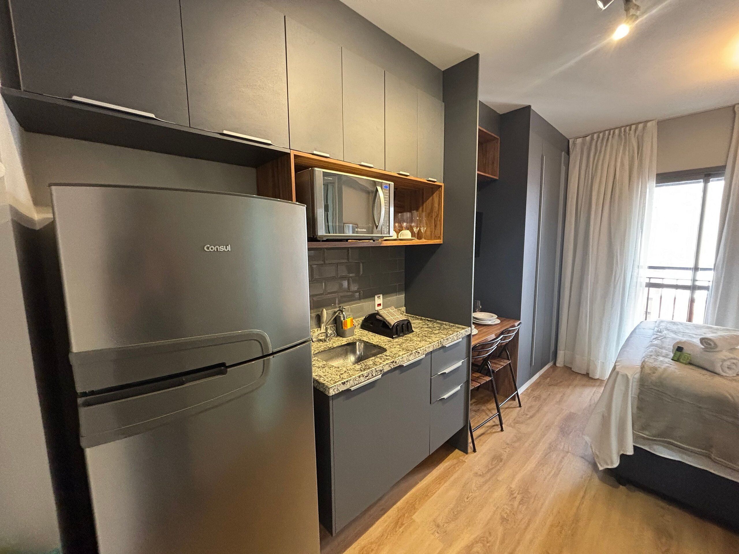 Deluxe Studio | Blackout drapes, iron/ironing board, free WiFi
