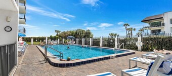 Oceanfront Apartment with Beach Access & Hot Tub