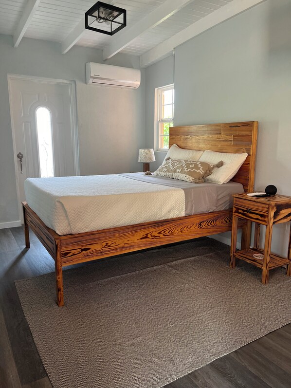 1 chambre, fer et planche à repasser, accès au Wi-Fi (inclus)